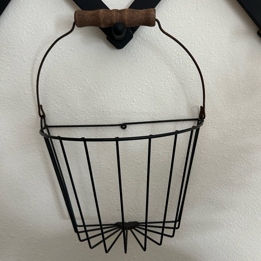 Metal black Wire hanging basket with wood handle